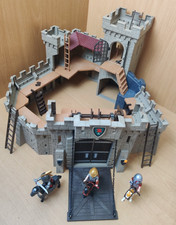 Playmobil 4866 Falcon Knights Castle Structure, No Accessories, 3 Figurs & Horse