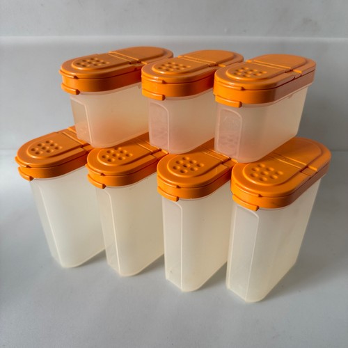 Tupperware spice shakers - 7x,