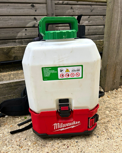 Milwaukee m18 switchtank