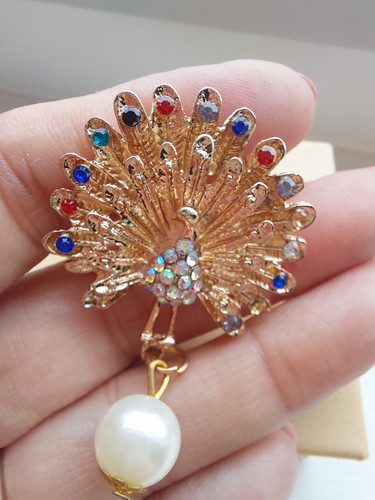 Gold coloured rhinestone - , set