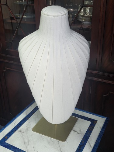 Jewellery mannequin bust metal - mannequin,