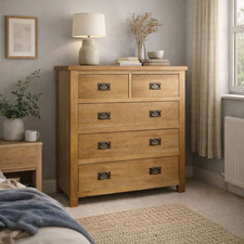 Oak Chest of Drawers –