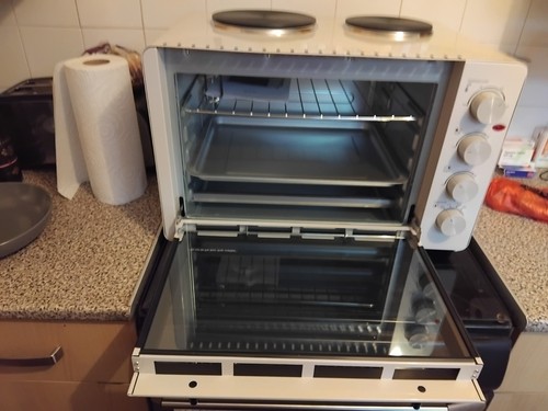Table top oven with - top,