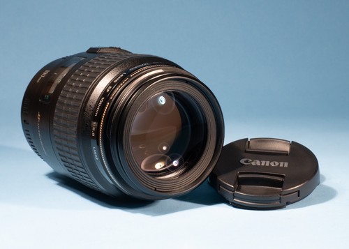 Canon 100mm 8 usm - f/2.8,
