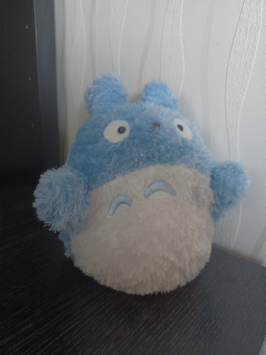 Neighbour totoro hand - neighbour,