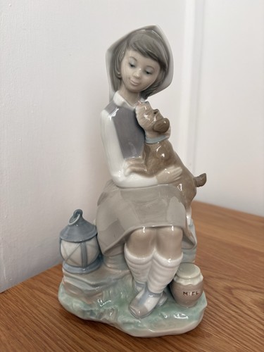 Lladro gorgeous figurine - lladro,