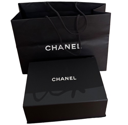 Chanel box with magnetic lid - chanel,