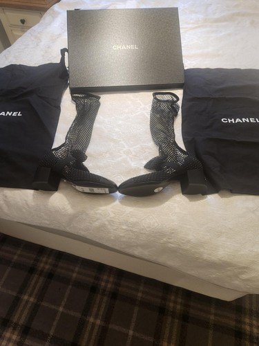 Chanel 23s brand new - new, knee