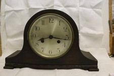 Vintage wooden mantle clock