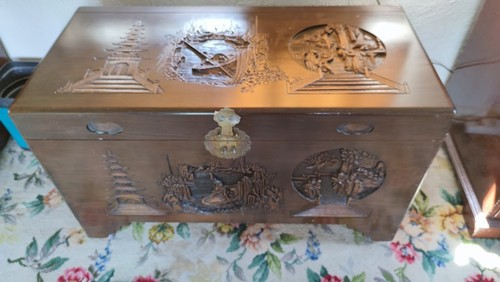Vintage hand carved - hand‑carved, camphor