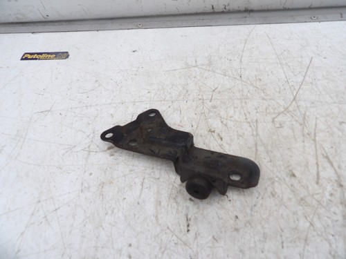 Yamaha silencer bracket - t,