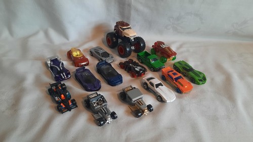 Assorted hots wheels hot - 15,
