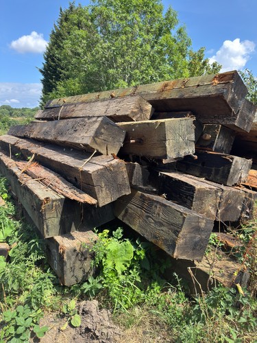 Long pitch pine timbers - 9m,