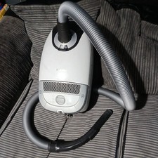 plz read** Miele Complete c2 Vacuum Cleaner 890W
