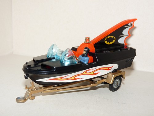 Corgi toys 107 batboat tin - toys,