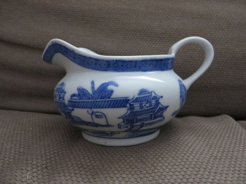 Vintage willow ware pattern - vintage, ware/pattern