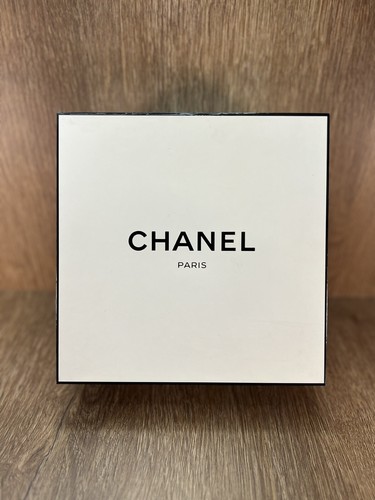 Chanel signature white gift - chanel,