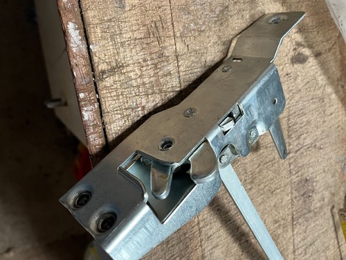 Fits bedford door catch - fits,