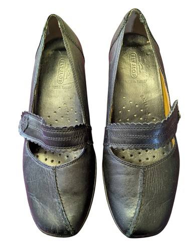 Black leather fly - fly, flot