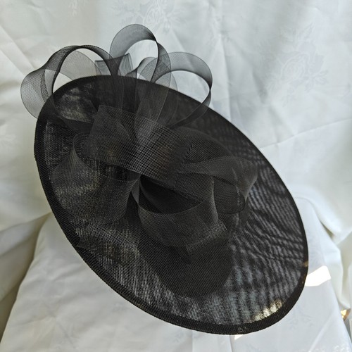 Black flower wide - wide, brim