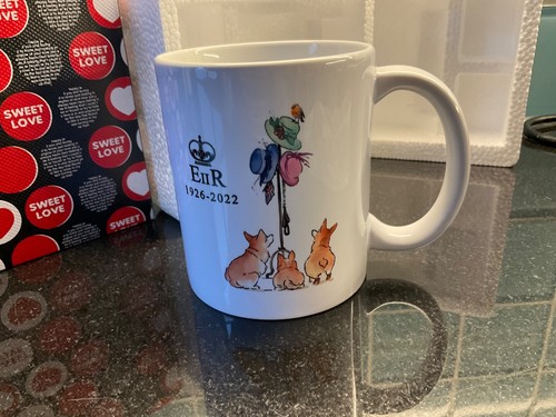 Queen elizabeth corgi dogs - queen, ii