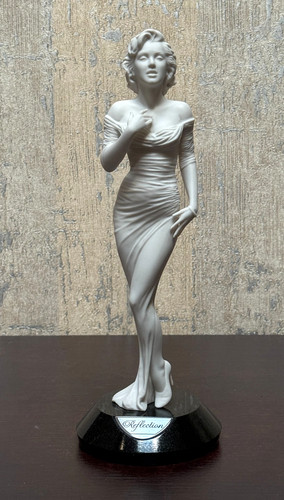 Marilyn monroe reflection - marilyn,