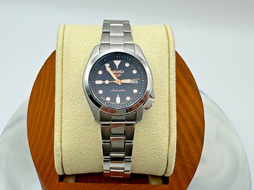 Near mint seiko 5 sports - 5,