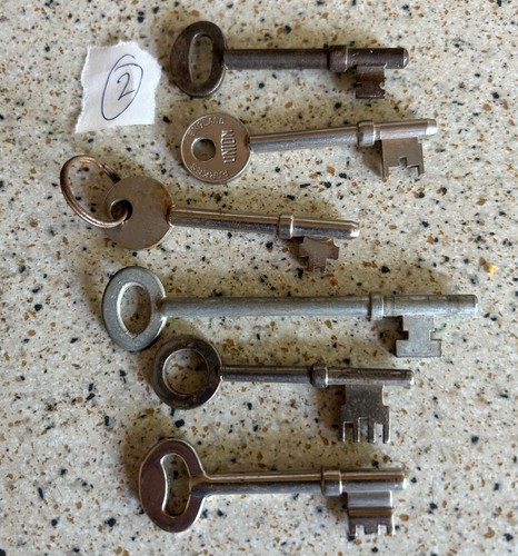 Old vintage keys - 6,