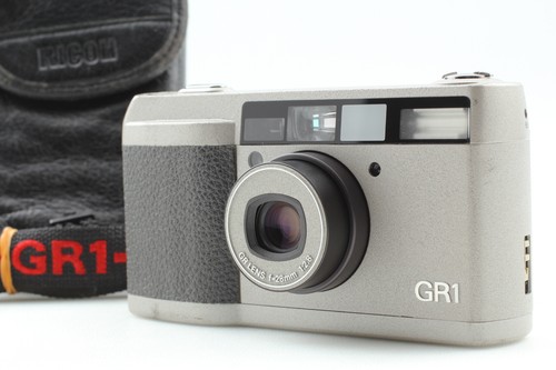 Read mint case ricoh - w/,