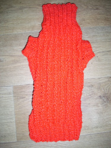 Brand new hand - , knitted