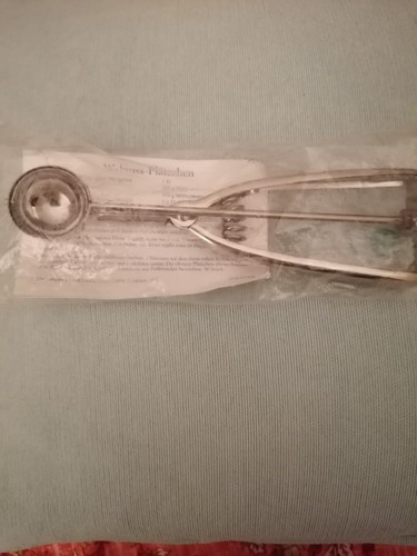 Pampered chef small - chef, scoop