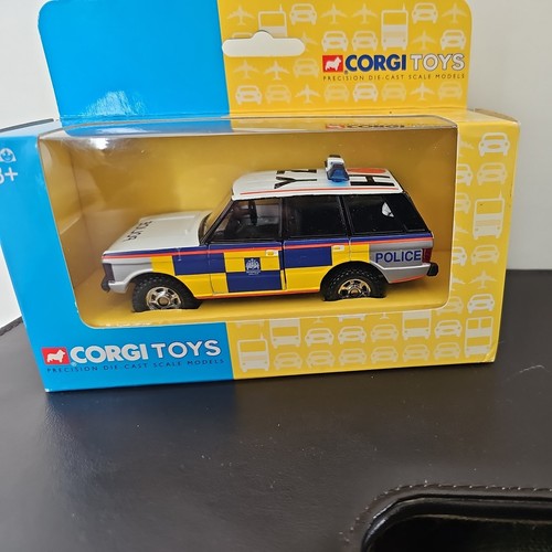 Corgi ty82807 police range - ty82807,