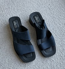 BNWOT - FLY FLOT - Size 7.5 UK