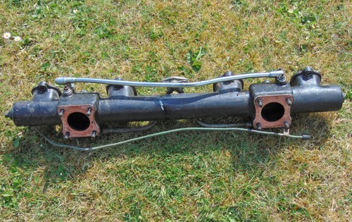 Twin carburettor inlet - twin,