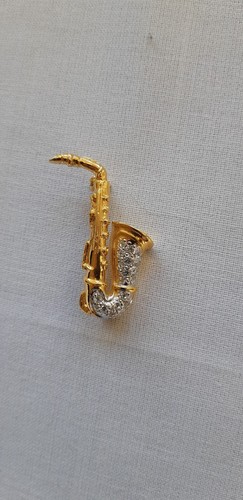 Ladies saxophone brooch - saxophone,