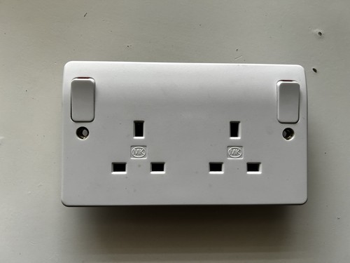 13a type 200 double - 13a, socket