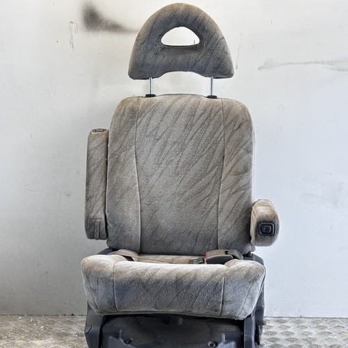 Captain seat swivel type - captain,