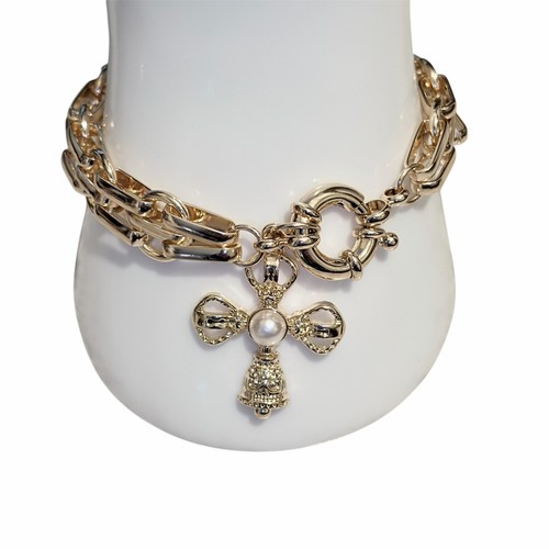 Gold tone gate link bracelet - gold,