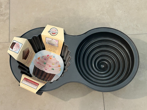 Wilton giant cupcake pan - wilton,