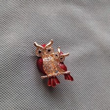 Vintage style owl brooch with stunning inset faux diamonds. New without tags.