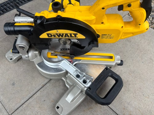 Dewalt dws773 240 216mm - dewalt, dws773-gb