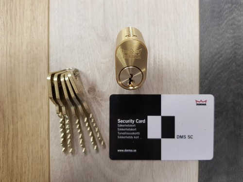 Scandinavian oval lock