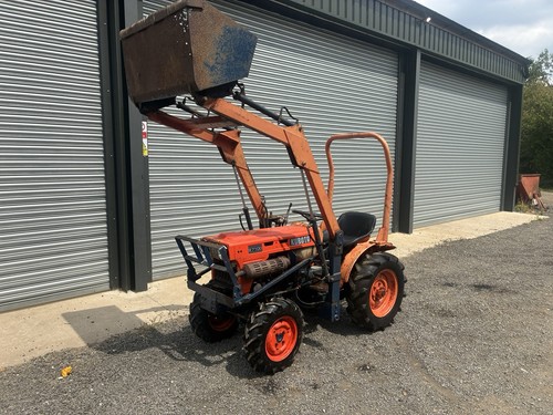 Kubota b7100 compact tractor - kubota,