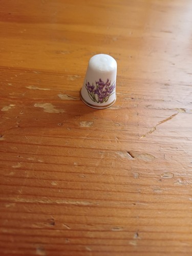 Lovely small ceramic china - a,