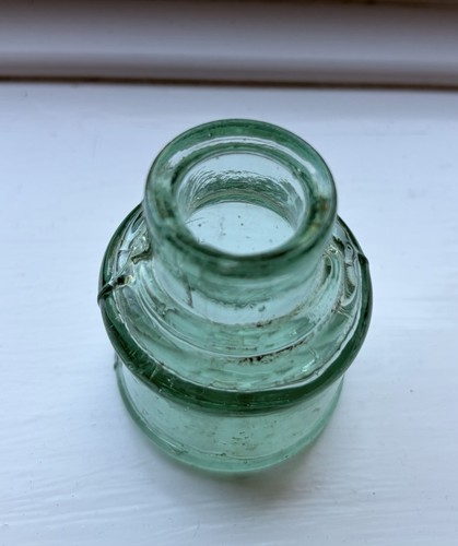 Victorian green glass ink well - glass,