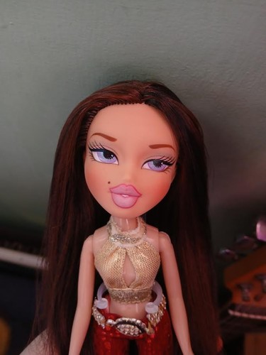 Bratz designed roadshow - by,