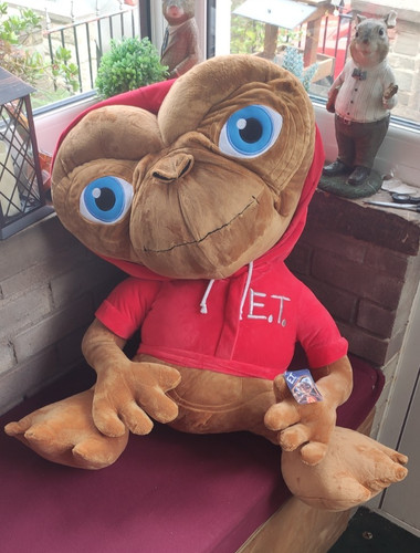 Large the extra - large, e.t