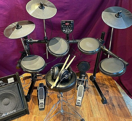 Alesis electronic drum kit - drum, dm6