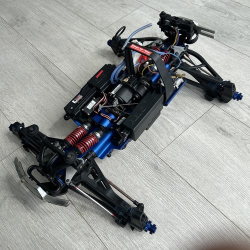 Traxxas revo 3 - , nitro