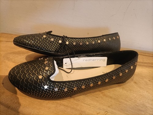 Red herring black flat ballet - black,